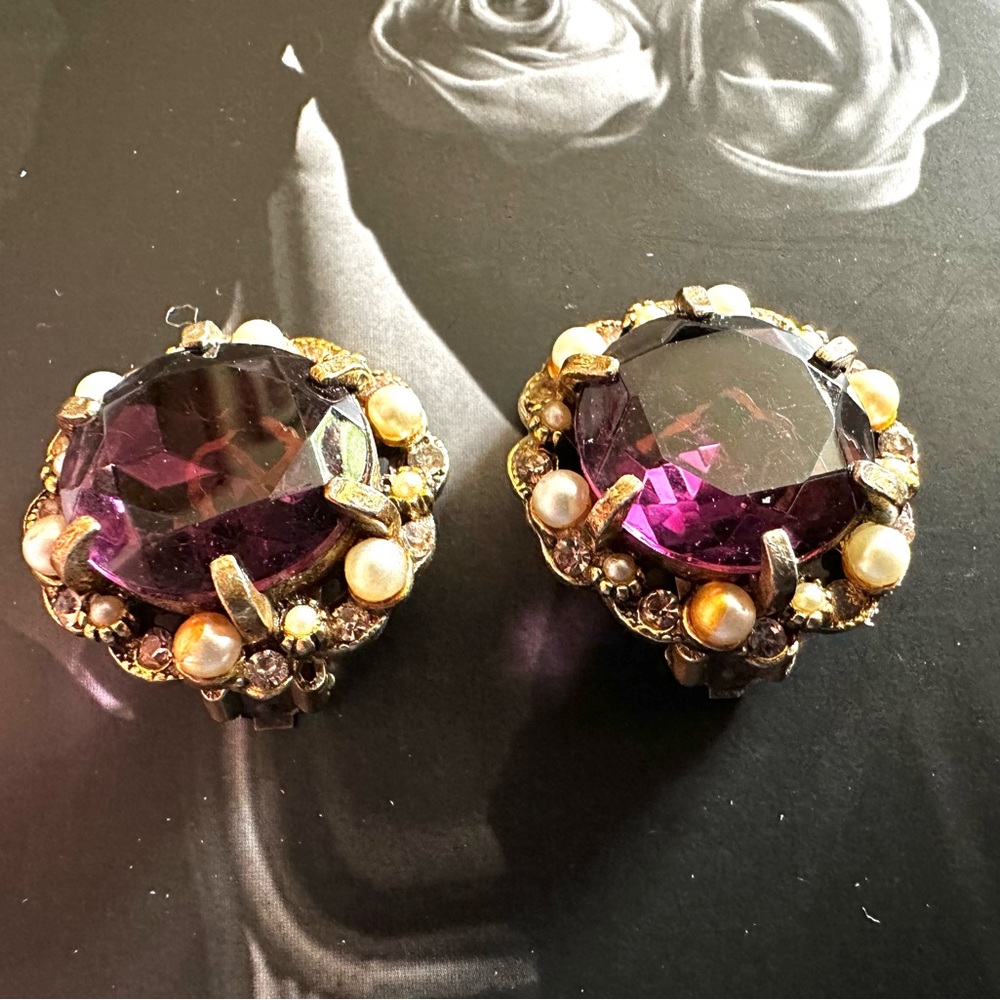ARTHUR PEPPER ‘ART’ Amethyst Glass Clip On Earrings 1960s Vintage - Picture 1 of 11